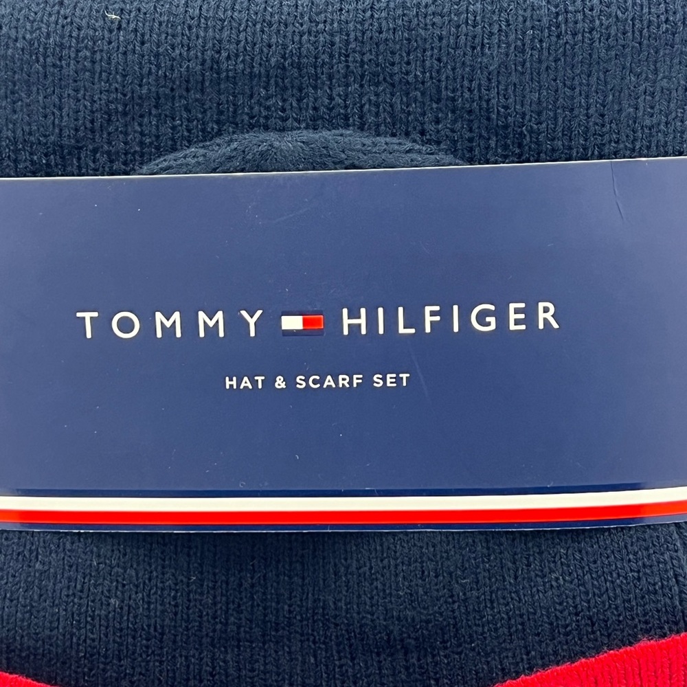 TOMMY HILFIGER WARM HAT & SCARF SET, NAVY BLUE WITH RED ACCENT,UNISEX, ONE SIZE - Picture 10 of 15